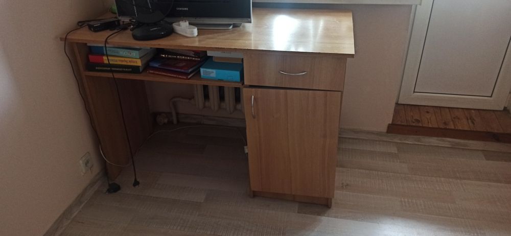 Віддам стіл безкоштовно