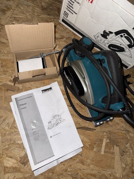 Makita Strug KP0800
