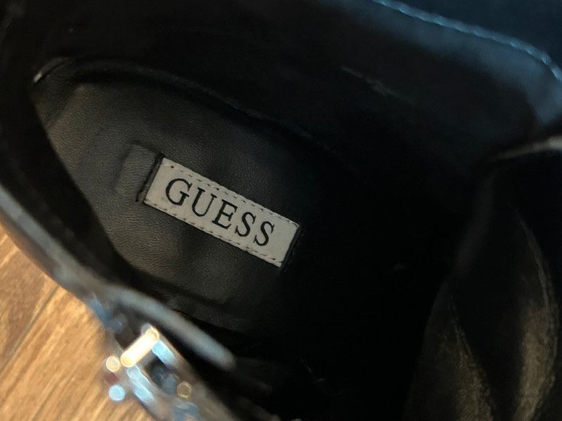 Botki guess jesienne  czarne eleganckie buty guess