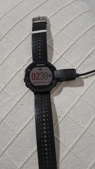 Smartwatch Garmin Forerunner 235
