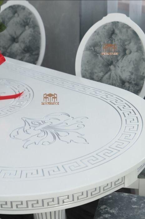 Стіл та стільці для кухні або вітальні/ меблі в стилі бароко/вишукані