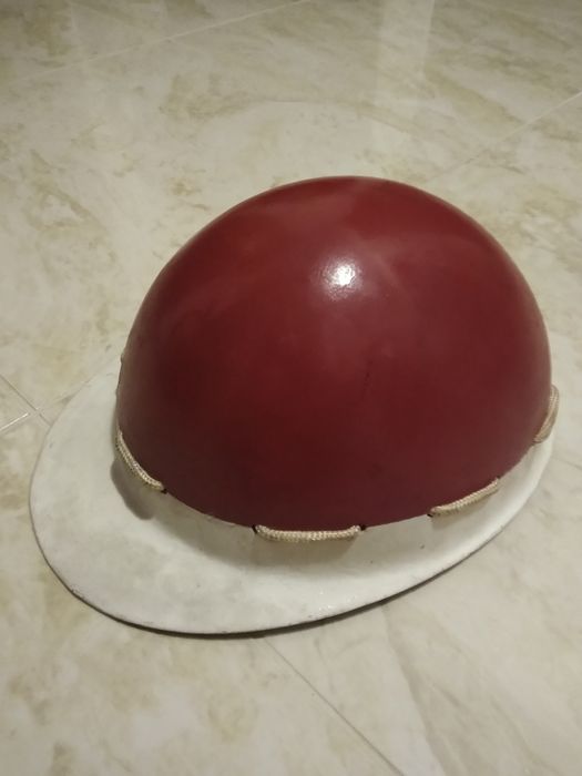 Kask budowlany, zabytkowy, kolekcjonerski PRL, czterdziestolatek