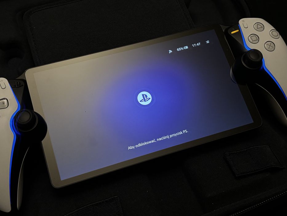 Konsola przenośna PlayStation Portal + dedykowane etui