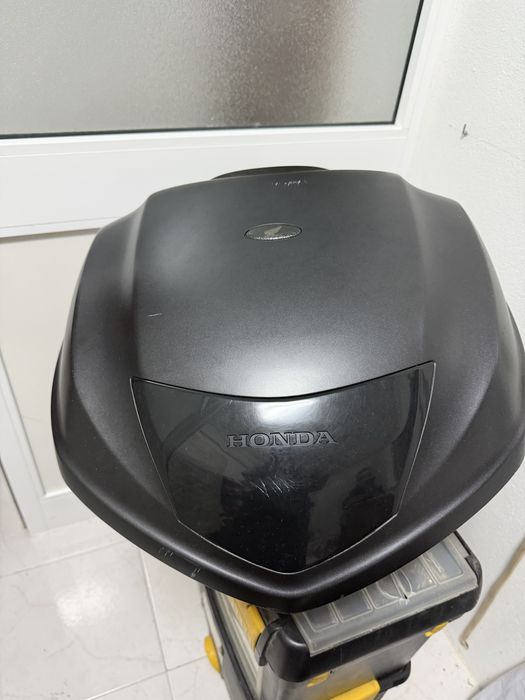 Vendo tope case da honda nc 700x original sem chave