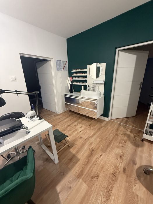 LOKAL POD KOSMETYKĘ. Chojny ul. Tuszyńska 130. Dostosowany