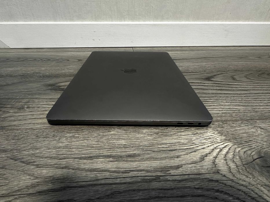 MacBook Pro Core I7 16GB 2,9GHz  15,4" 1Tb A1707