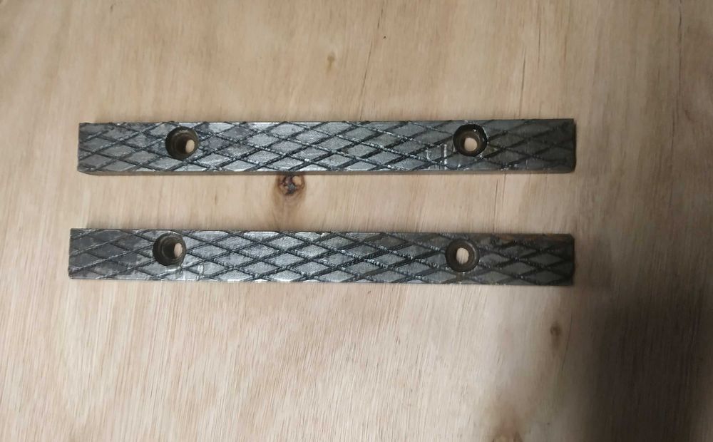 szczęki i obrotnica z imadła