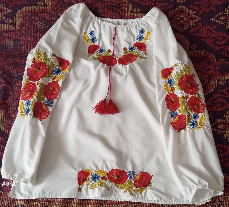 Жіноча вишита сорочка