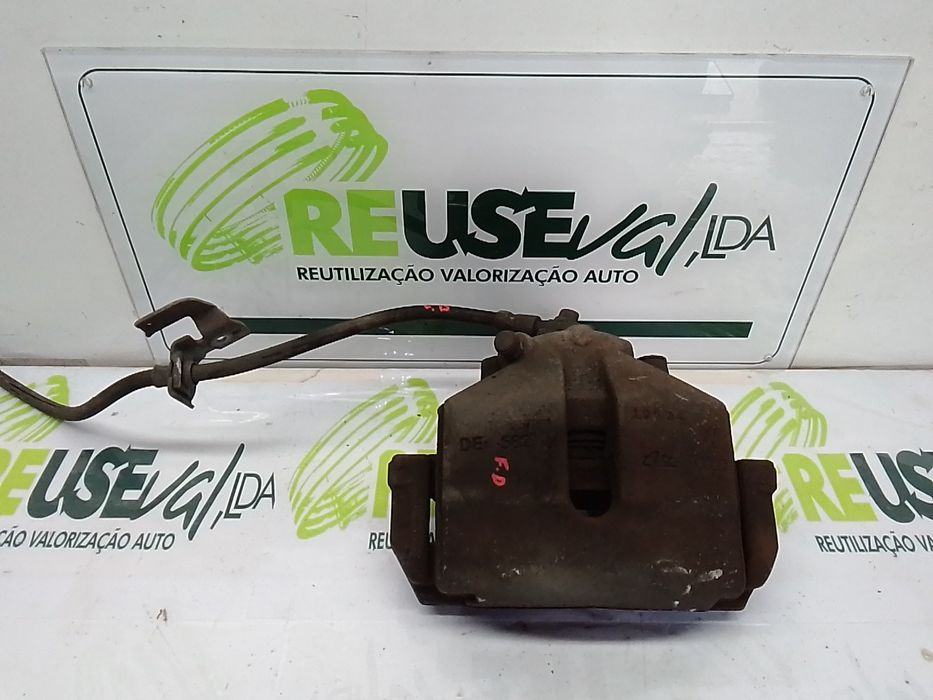 Pinça travão / maxila de travão frente direita AUDI A3 (8P1)