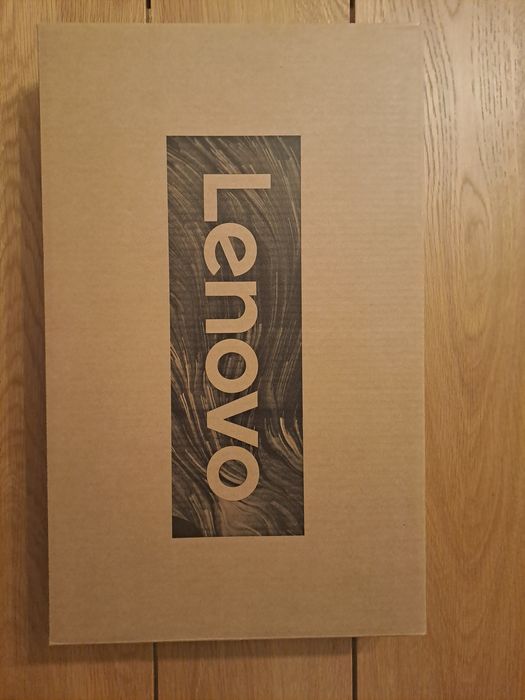 Nowy laptop Lenovo czarny