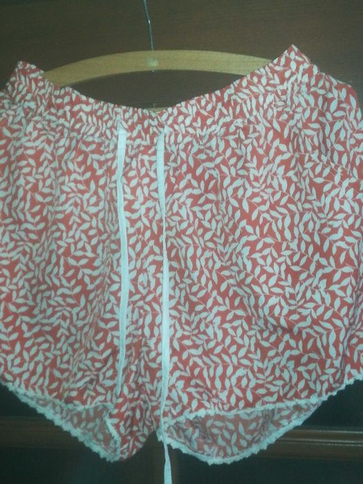 38 M Damskie szorty spodenki Reserved