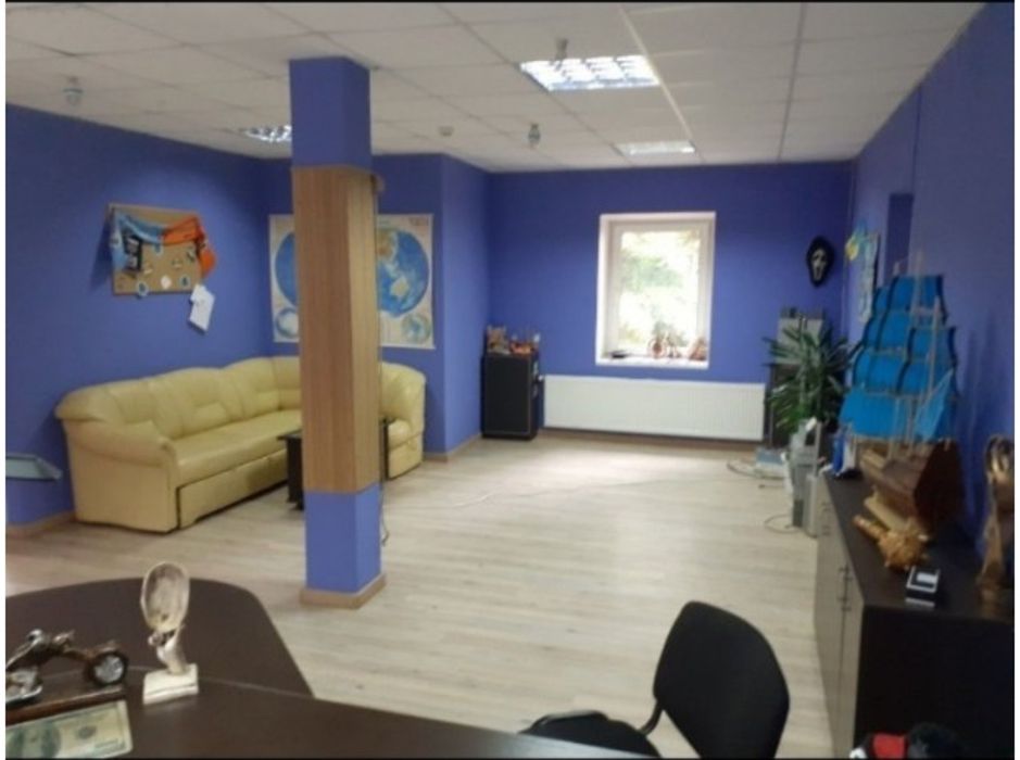 Окремо стояча будівля