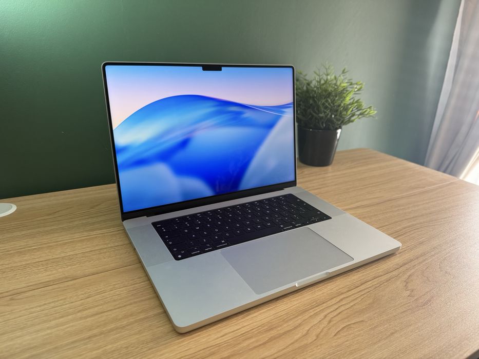 Macbook Pro 16” M4 Pro 48GB/512GB Srebrny 22 cykle, A3403