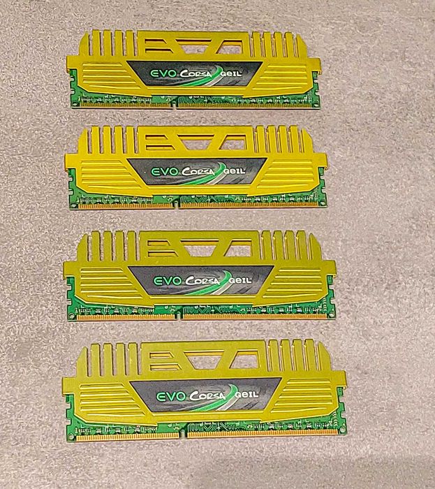 GeIL EVO CORSA Series 16GB (2 x 8GB) DDR3 1600 (PC3 12800)