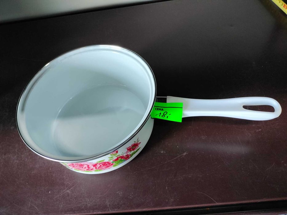 Rondelek emaliowany duży nowy sprawny z wygodną rączka do podgrzewania