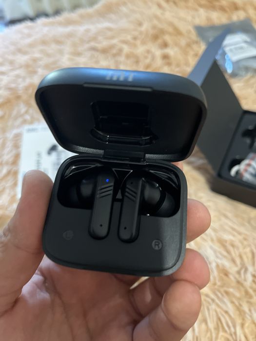 Продам наушники XIAOMI E18 Pro Bluetooth сенсорным экраном