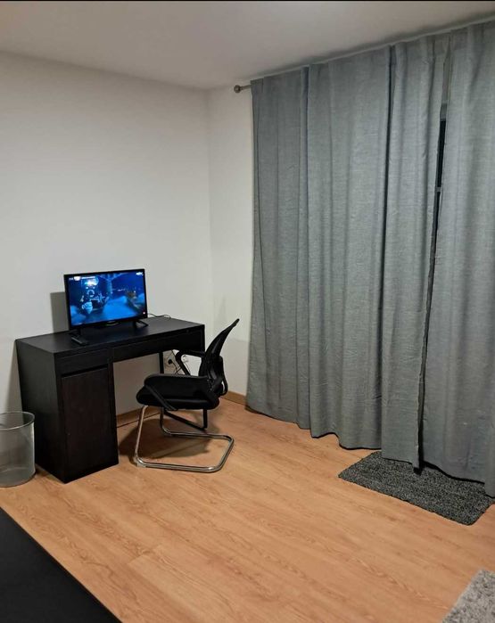 Arrenda-se quarto com closet Estoril