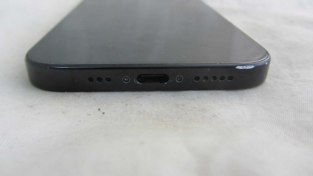 Apple iPhone 16 Black