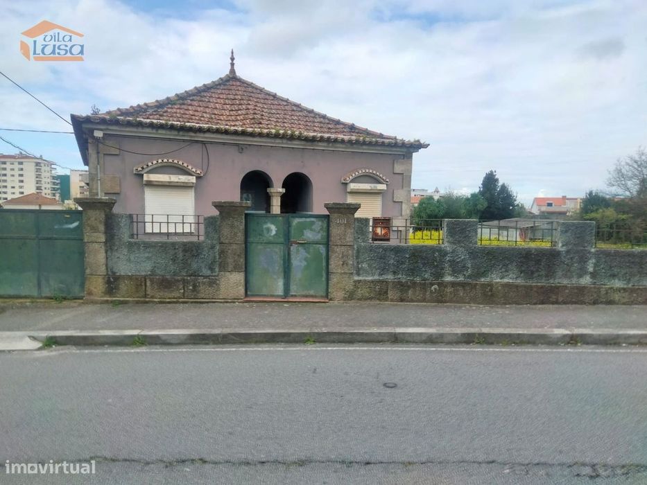 Terreno para construção em altura ou restauro da moradia existente