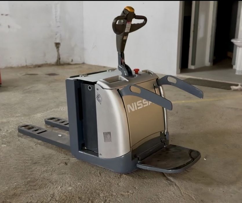 Porta paletes/ stacker nissan!! Recondicionado!! Oportunidade!!