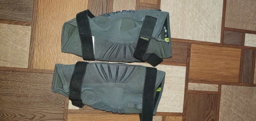 Вело мото наколенники ,Carve EVO+