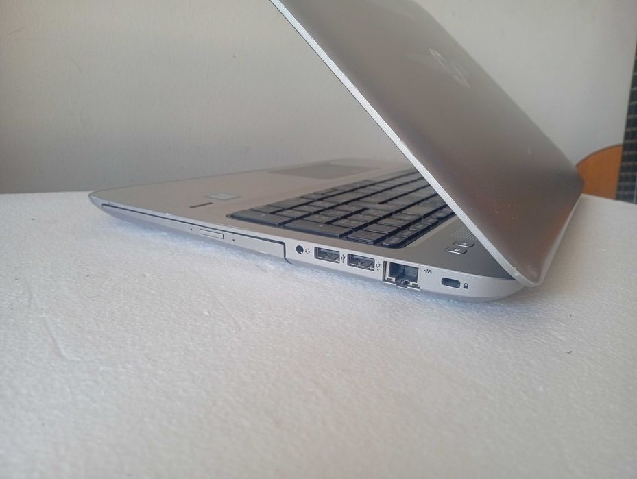 HP 450G4 i5 7200U + 2 Gráficas + 12GB RAM + SSD