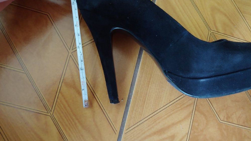 Czarne szpilki skórzane Janet D.