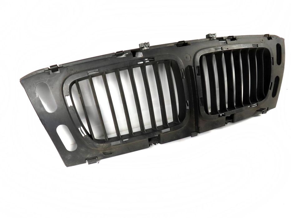 Grelha Frontal Bmw 5 Ref: 51138148727 1987 - 1997