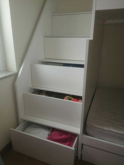 Beliche de 3 camas com 4 gavetas