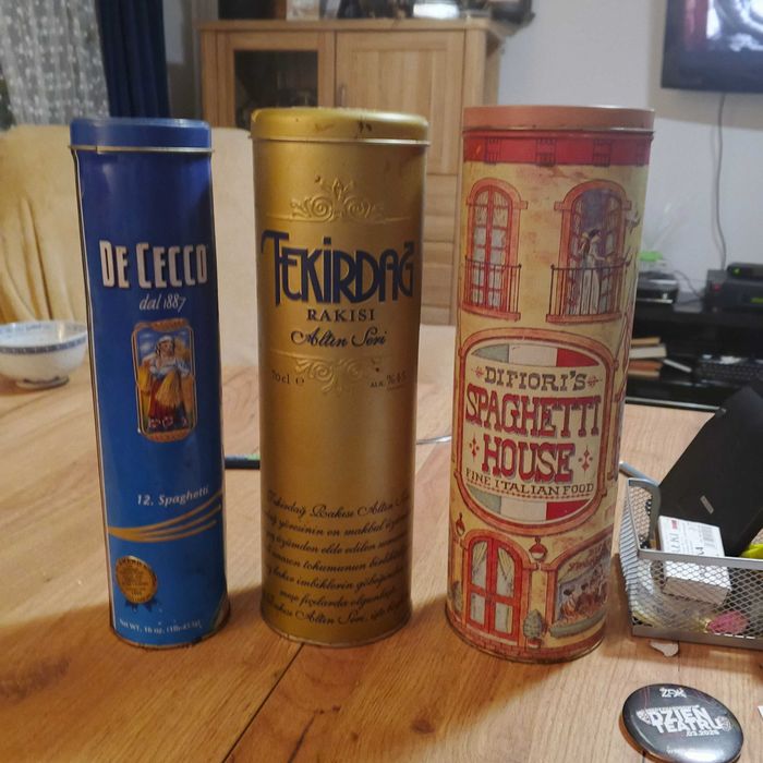Pojemnik puszka na makaron spagetti