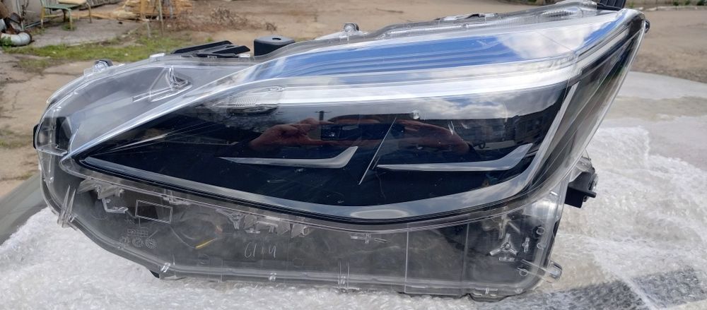 Фара  левая. FULL  LED. Фара. Toyota Yaris  cross.  2022 - 25.