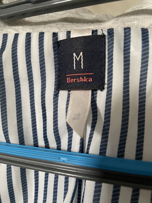 Szara marynarka Bershka