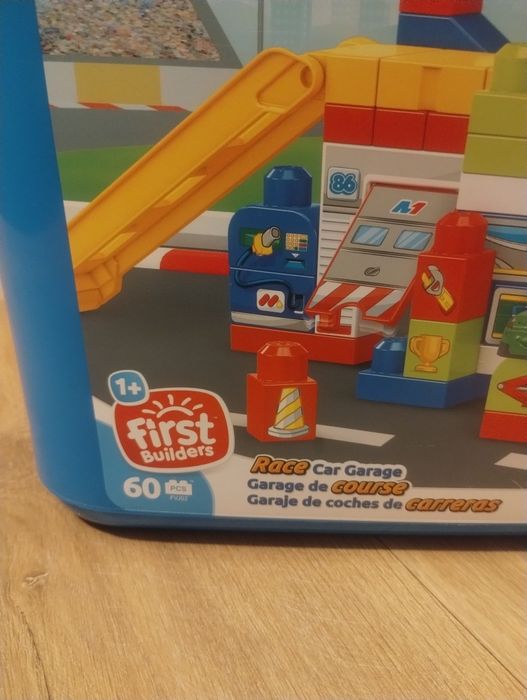 Klocki Mega Bloks Race Car Garage