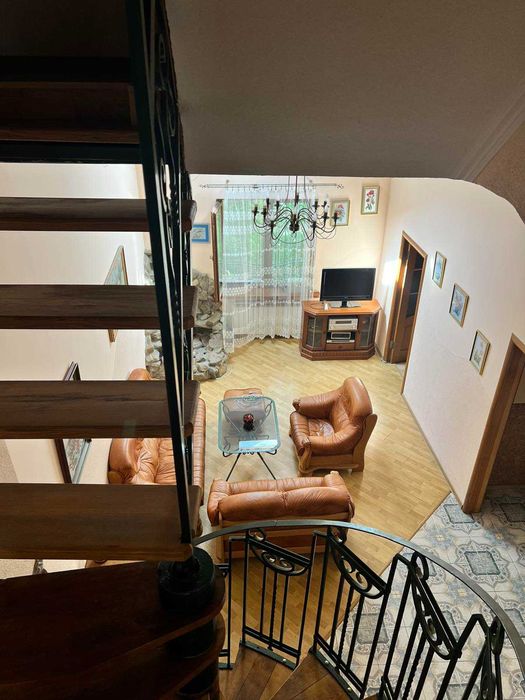 Пропозиція оренди окремостоячого особняку на вул. Зеленій