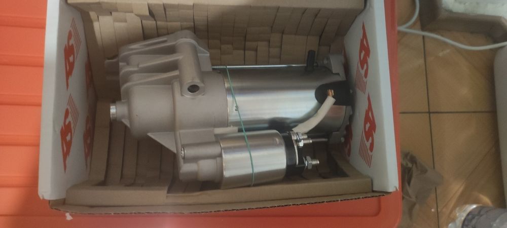 Стартер,новий Форд мондео 2001 рік,2.0 дизель