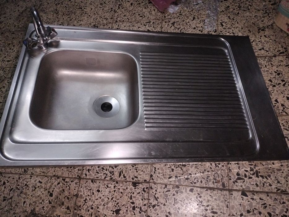 Pia cozinha aço inoxidável com torneira