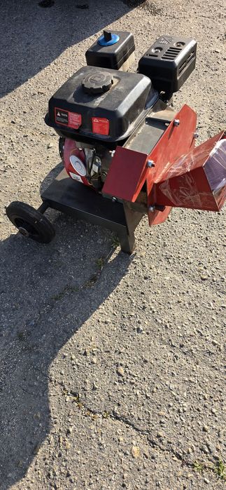 Щепоріз, подрібнювач гілок