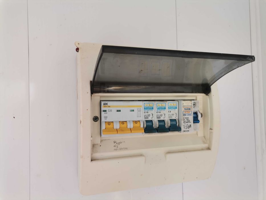 Жилой вагончик- (2.4х 2.4м.)