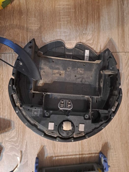 I robot Roomba 555 na części