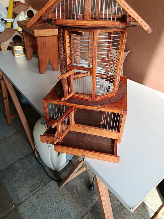 Gaiola para pássaros de porte pequeno