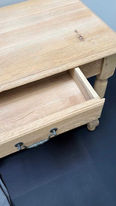 Dębowa konsola z szufladą