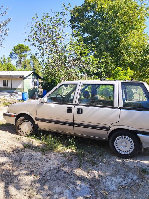 Nissan STANZA 1998