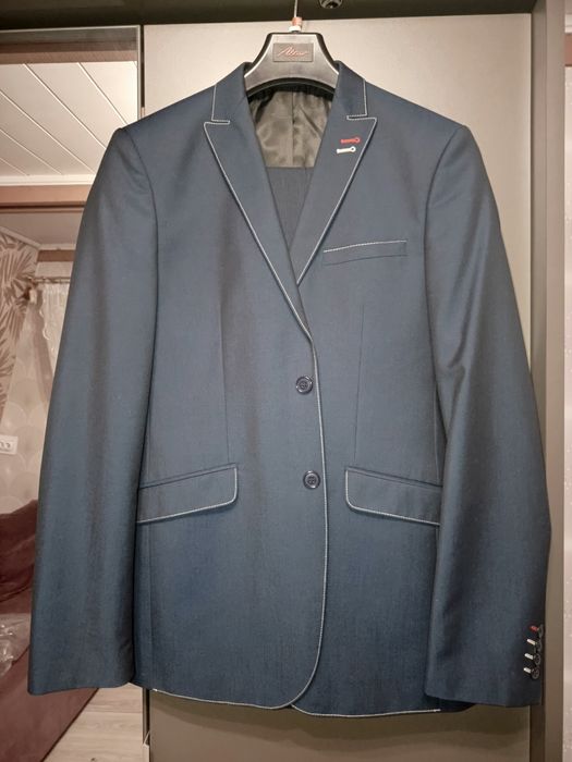 Garnitur młodzieżowy męski 182