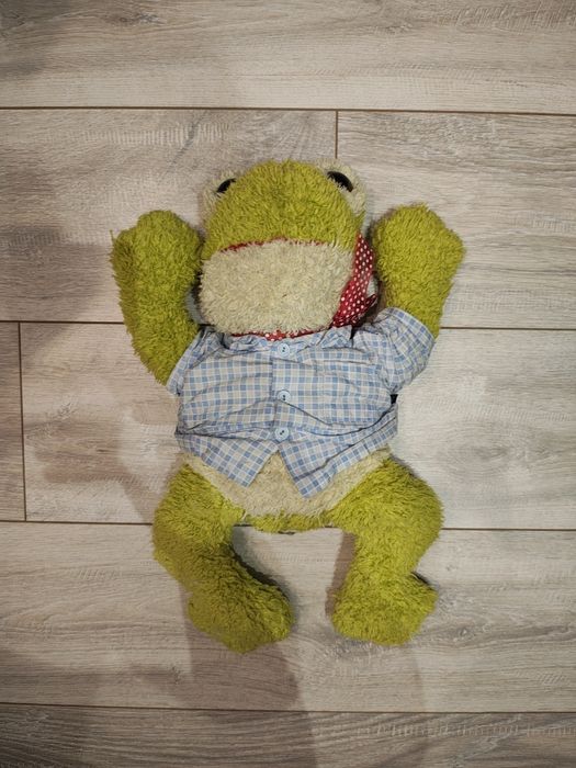 Przytulanka żaba w z fabryki misiów smyk