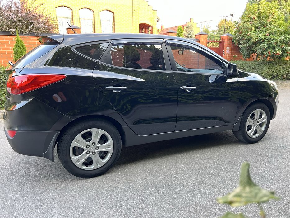 Hyundai  (Tucson ) 2011 2.0 бензин НЕ БИТ !