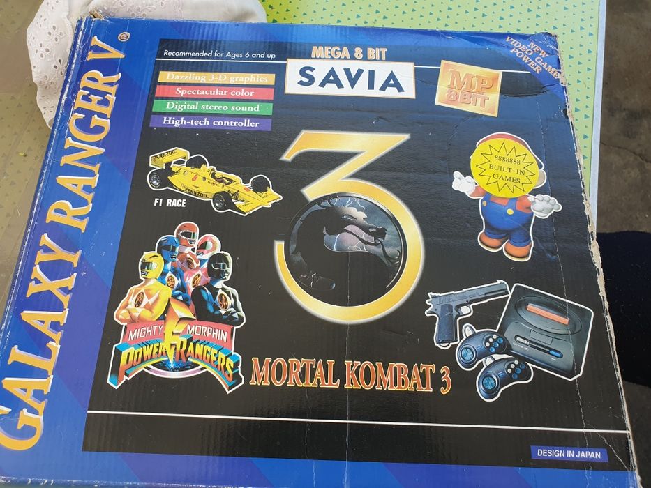 Playstation com caixa e 2 comandos