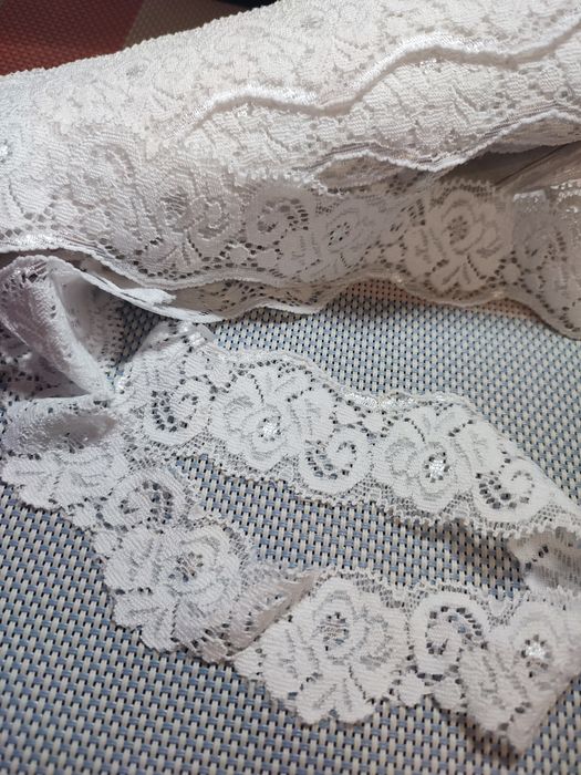 Мереживо стрейчеве " Сердечка", " Троянди"