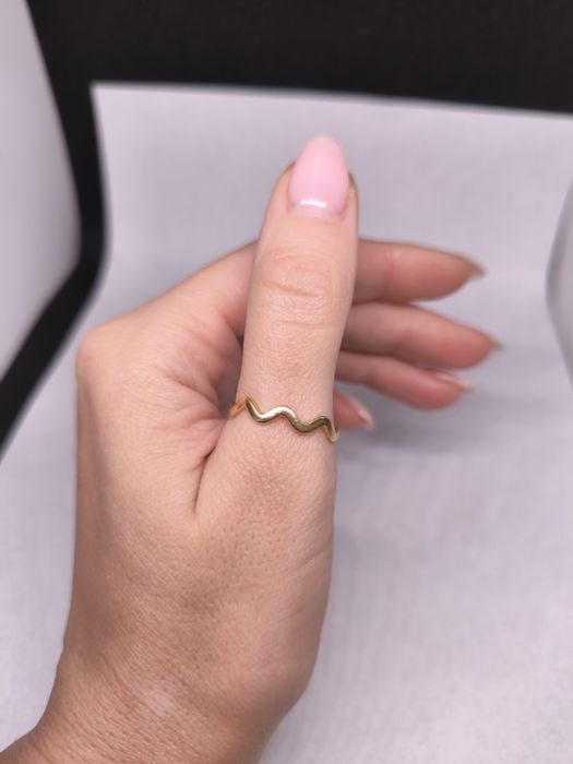 Кольцо золотое р.19 (1.16гр)