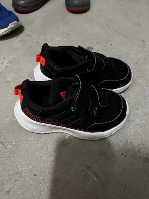 Tenis adidas criamç