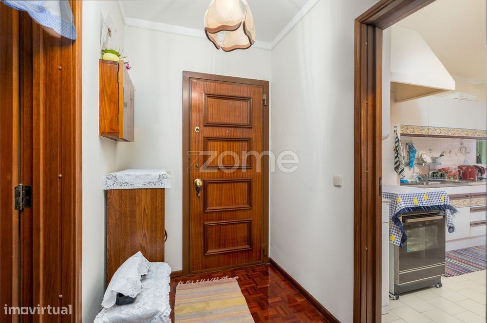 Apartamento T3 em Alfornelos — junto ao Metro